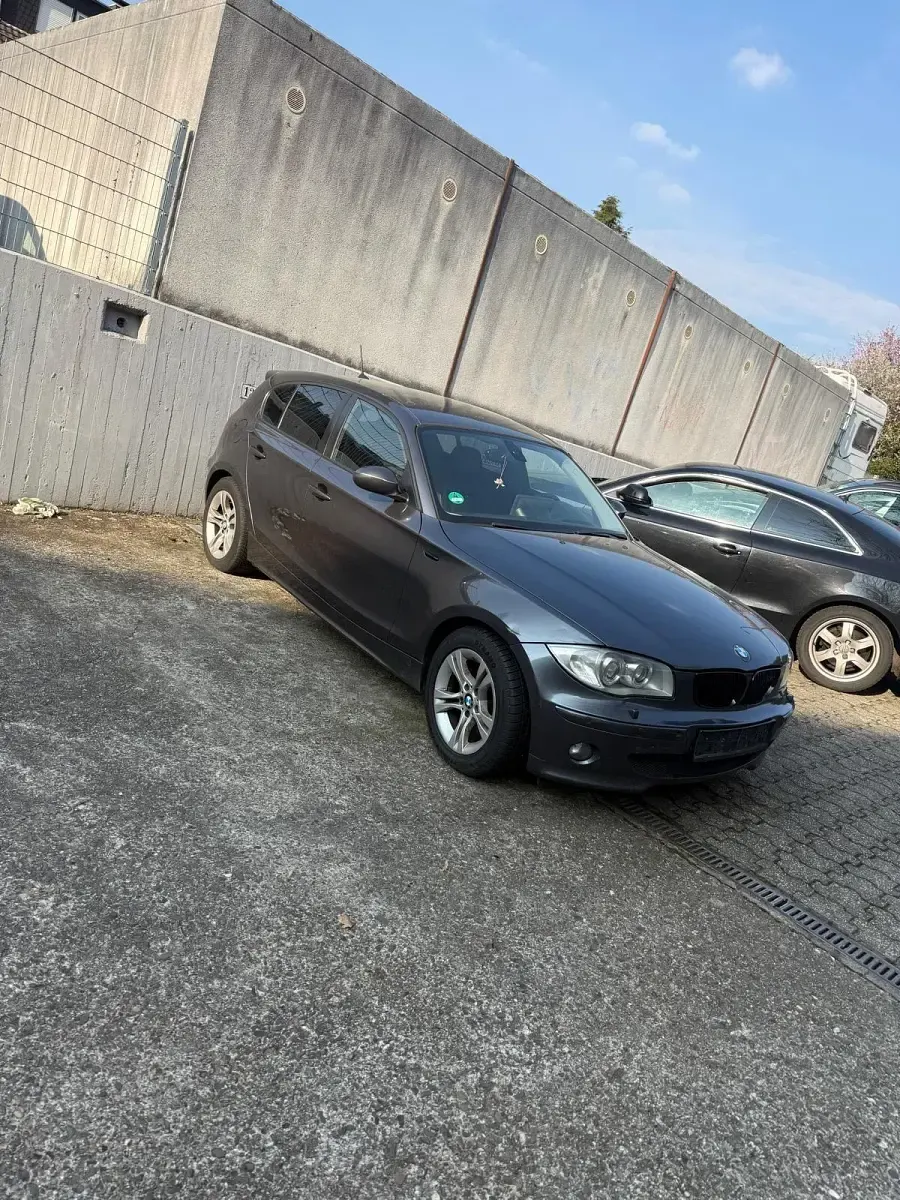 Gebraucht BMW 120 163 PS (119 kW) 2008 Grau Kleinwagen