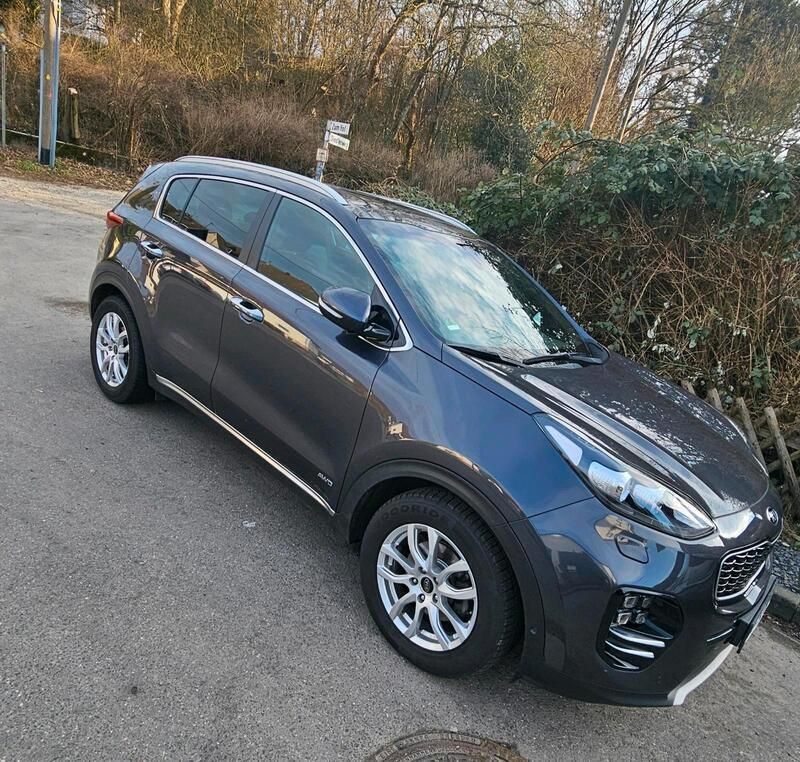 Grau Gebraucht 2018 Kia Sportage GT-Line SUV | 19.600 € (Fairer Preis) - Bild 1/4