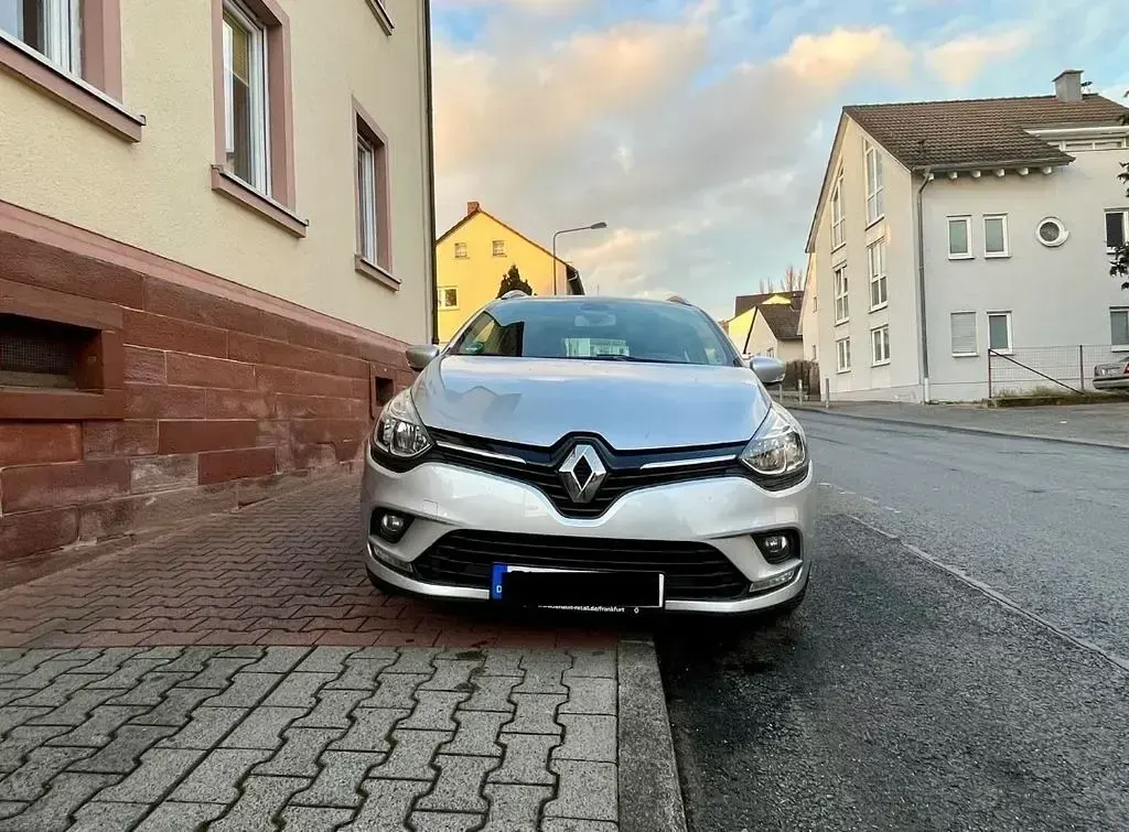 Gebraucht Renault Clio LIMITED 90 PS (66 kW) 2020 Silber Limousine