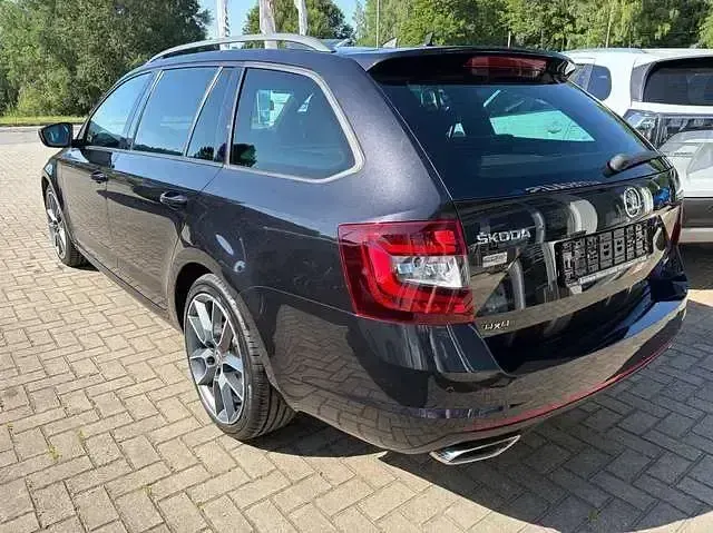 Gebraucht Skoda Octavia RS 184 PS (135 kW) 2019 Schwarzmagic perleffekt Kombi