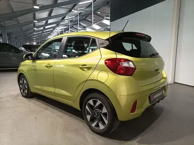 Gebraucht Hyundai i10 Trend 84 PS (61 kW) 2024 Grün Kleinwagen