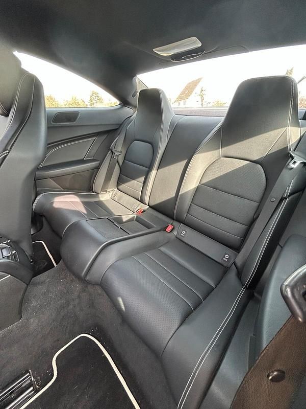 Gebraucht Mercedes C180 156 PS (114 kW) 2013 Grau Coupé