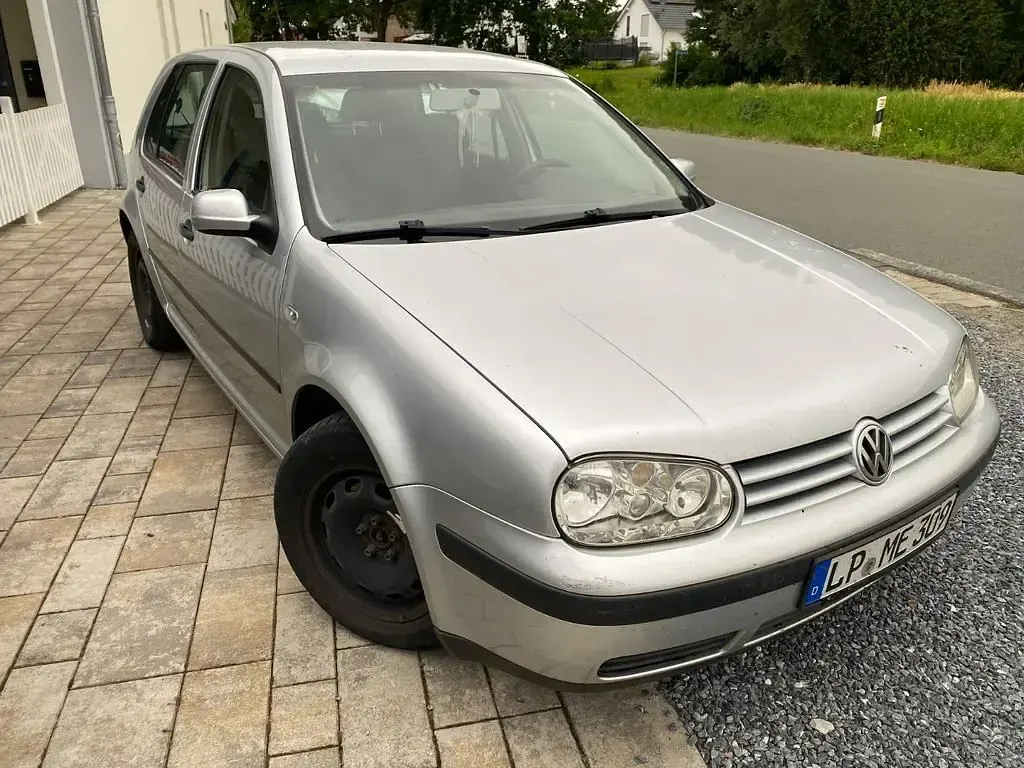Gebraucht VW Golf IV Basis 101 PS (74 kW) 2001 Silber Limousine