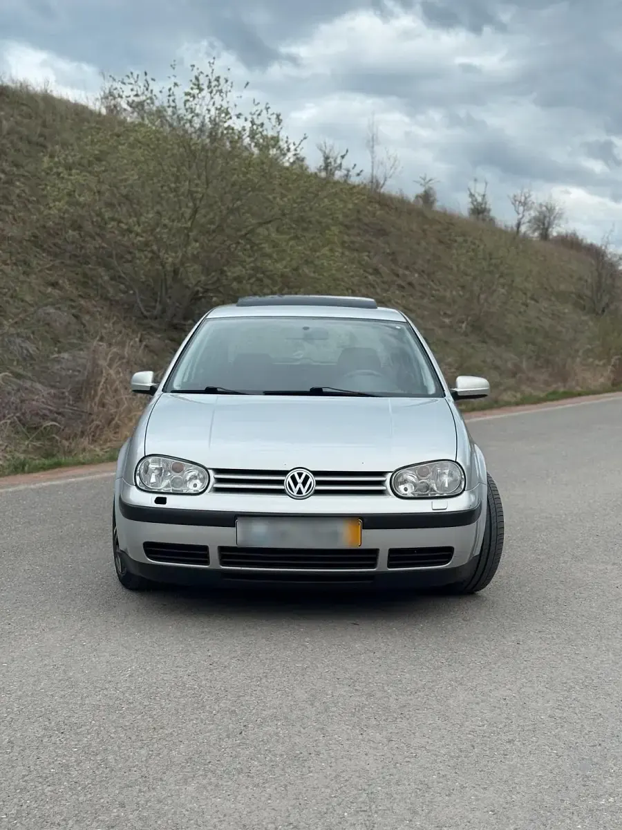 Gebraucht VW Golf IV 125 PS (91 kW) 2000 Silber Kleinwagen