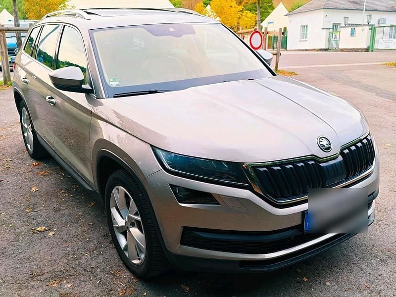 Silber Gebraucht 2017 Skoda Kodiaq Style SUV | 20.199 € (Superpreis) - Bild 1/4