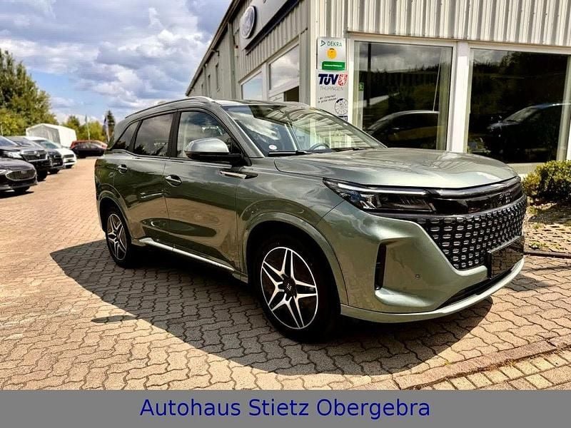 Neu DFSK E5 177 PS (130 kW) 2025 Grün SUV