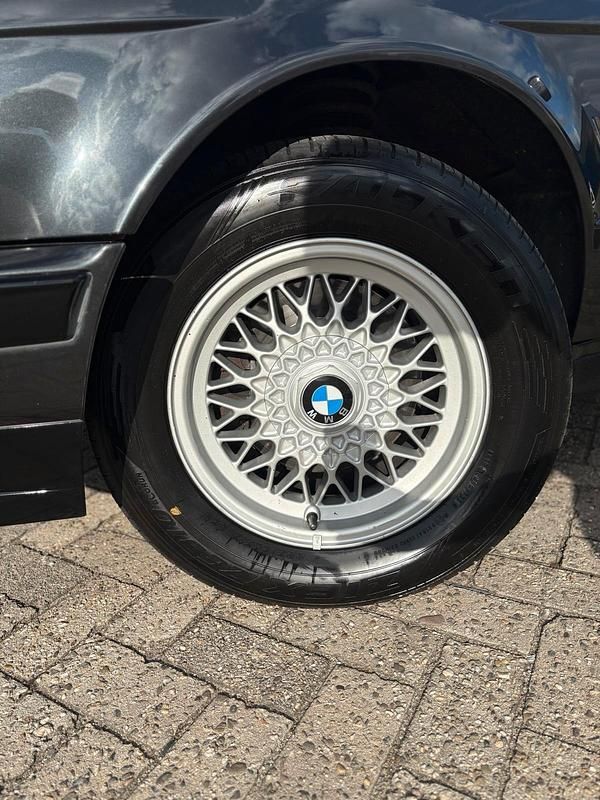 Gebraucht BMW 535 211 PS (155 kW) 1989 Schwarz Limousine