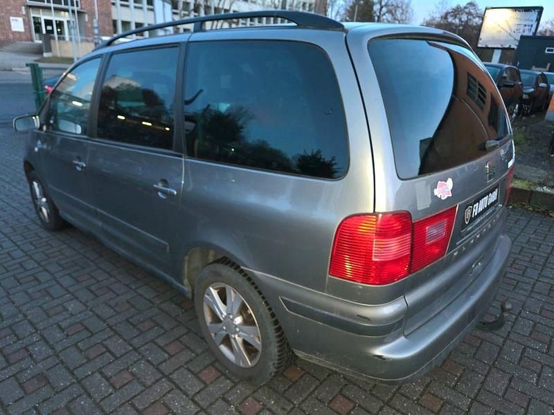 Gebraucht Seat Alhambra Vigo 150 PS (110 kW) 2009 Grau Van / Kleinbus