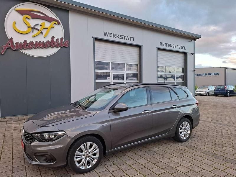 Grau Gebraucht 2017 Fiat Tipo Lounge Kombi | 9.385 € (Superpreis) - Bild 1/4