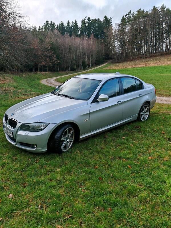 Silber Gebraucht 2009 BMW 320 Limousine | 3.500 € (Superpreis) - Bild 1/4