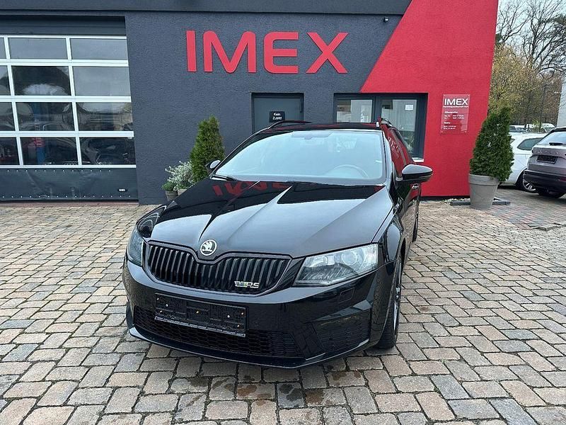Schwarz Gebraucht 2015 Skoda Octavia RS Kombi | 10.990 € (Fairer Preis) - Bild 1/4