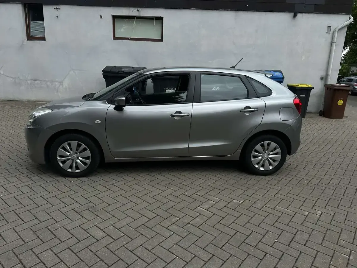 Gebraucht Suzuki Baleno Basic 90 PS (66 kW) 2018 Grau Kleinwagen