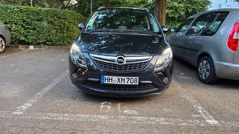 Schwarz Gebraucht 2014 Opel Zafira Van / Kleinbus | 8.999 € (Etwas zu teuer) - Bild 1/4