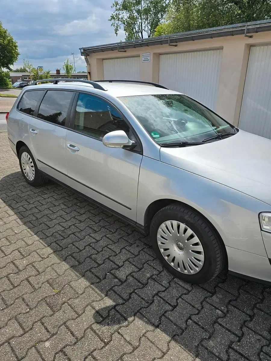 Gebraucht VW Passat 140 PS (102 kW) 2011 Silber Kombi