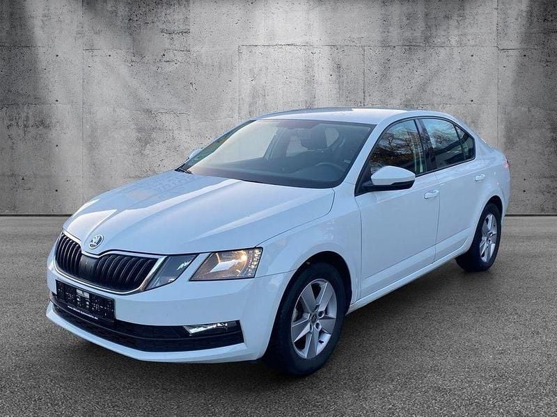 Weiß Gebraucht 2018 Skoda Octavia Limousine | 9.980 € (Superpreis) - Bild 1/4