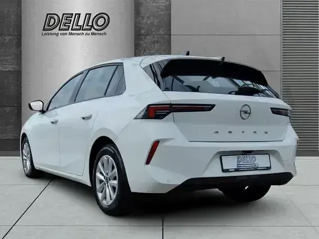 Gebraucht Opel Astra Enjoy 110 PS (80 kW) 2023 Weiß Limousine