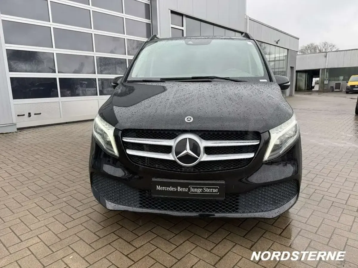 Gebraucht Mercedes V220 163 PS (119 kW) 2020 Obsidianschwarz Van / Kleinbus