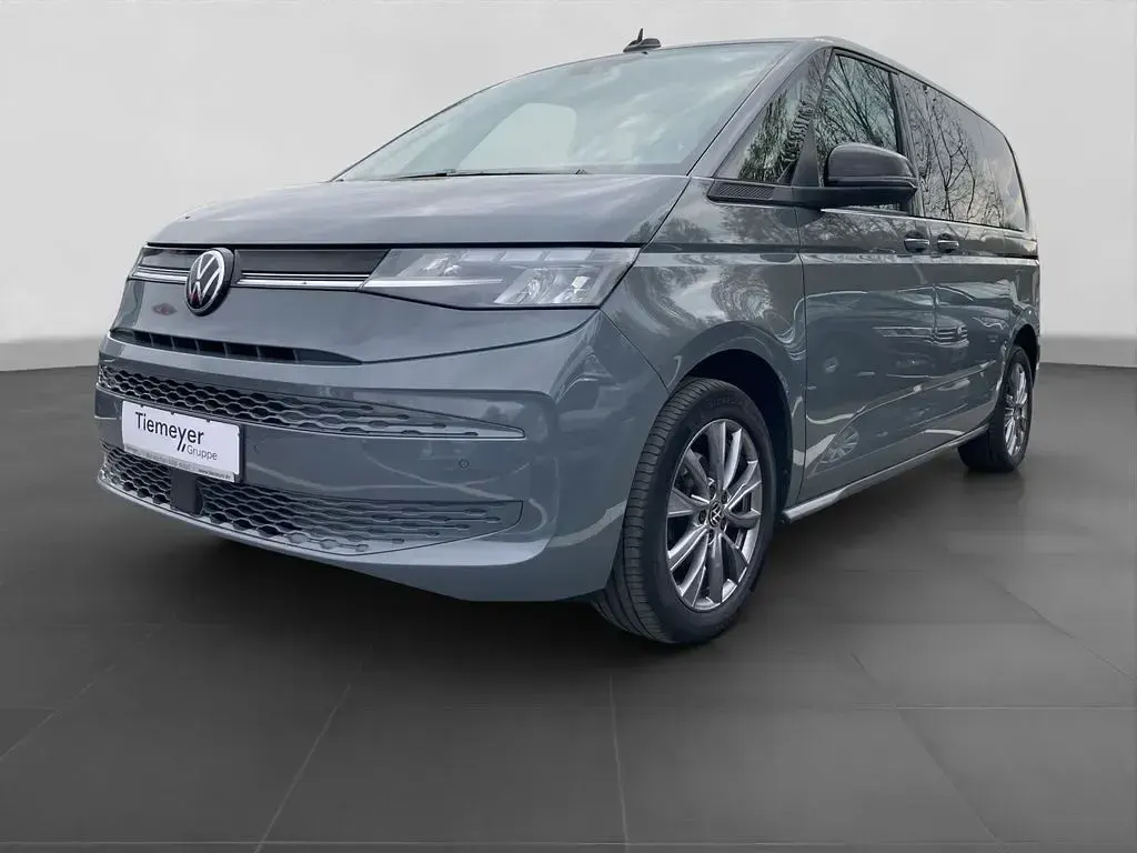 Second-hand VW Multivan Life 150 CP (110 kW) 2023 Gri Monovolum