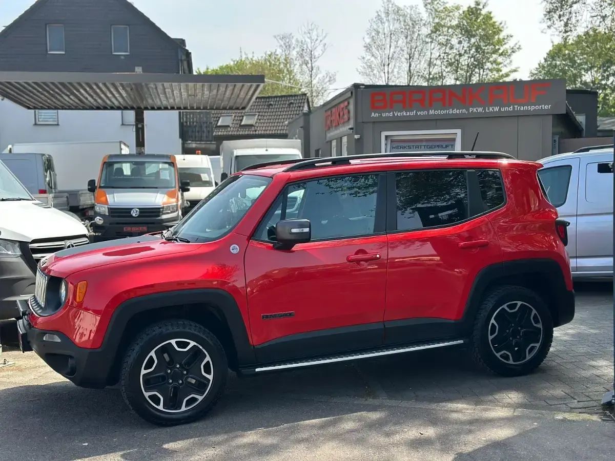 Gebraucht Jeep Renegade Trailhawk 170 PS (125 kW) 2017 Rot SUV