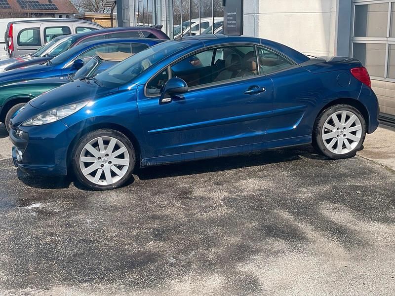 Gebraucht Peugeot 207 CC 120 PS (88 kW) 2009 Blau Cabrio