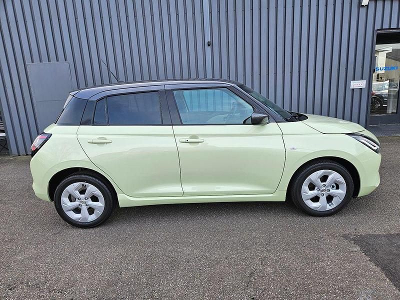 Neu Suzuki Swift Comfort 83 PS (61 kW) 2025 Gelb Limousine