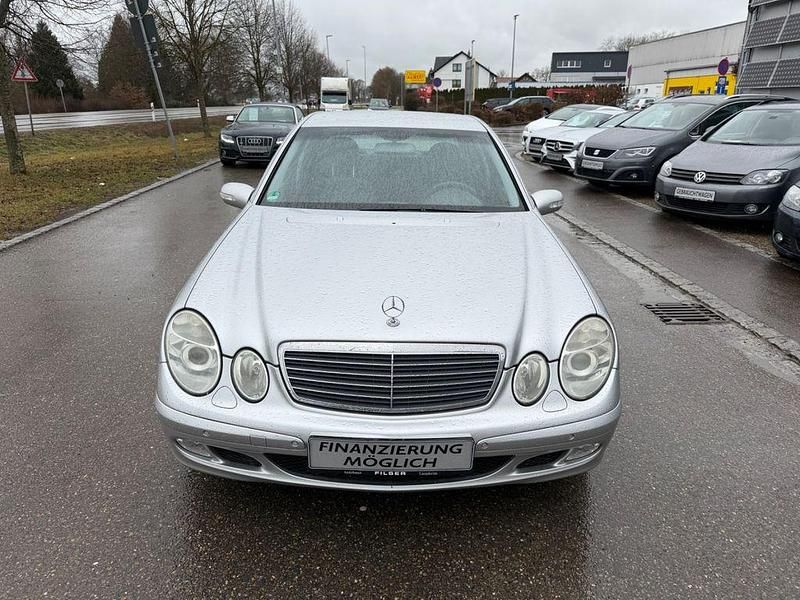 Gebraucht Mercedes E240 Classic 177 PS (130 kW) 2002 Silber Limousine