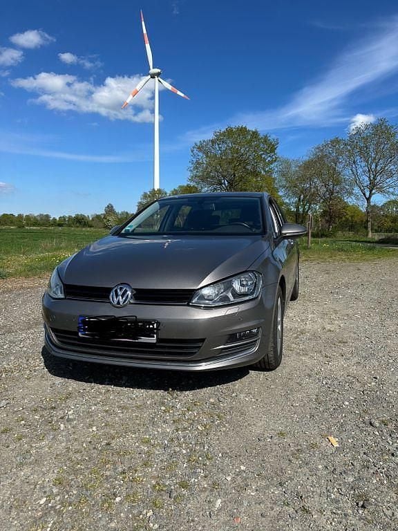 Grau Gebraucht 2015 VW Golf VII LOUNGE Limousine | 8.000 € (Guter Preis) - Bild 1/4