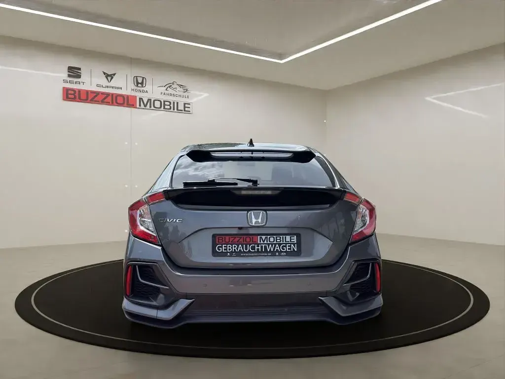 Gebraucht Honda Civic Elegance 126 PS (92 kW) 2021 Silber Limousine