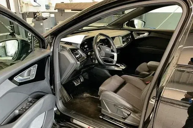 Gebraucht Audi Q4 e-tron S-Line 150 kW (204 PS) 2022 Schwarz SUV