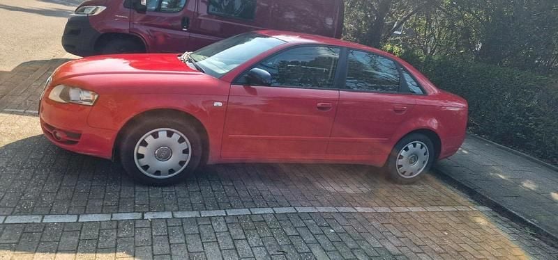 Gebraucht Audi A4 116 PS (85 kW) 2006 Rot Limousine