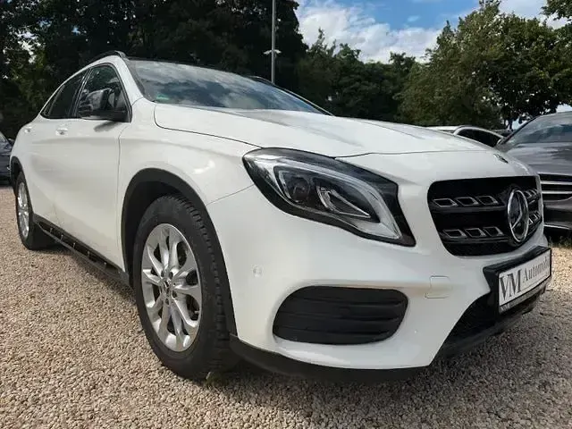 Gebraucht Mercedes GLA220 170 PS (125 kW) 2019 Weiß SUV