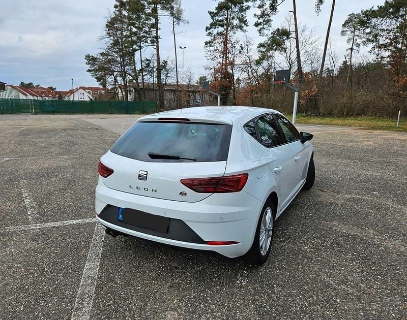 Usado Seat Leon FR 125 HP (91 kW) 2018 Branco Sedan
