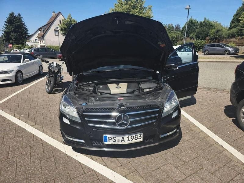 Gebraucht Mercedes R350 265 PS (194 kW) 2012 Schwarz Van / Kleinbus