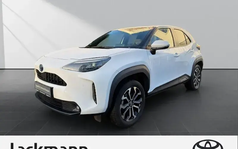 Neu Toyota Yaris Cross 130 PS (95 kW) 2026 Weiß SUV