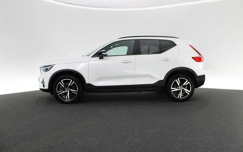Gebraucht Volvo XC40 Plus 163 PS (119 kW) 2024 Weiß SUV