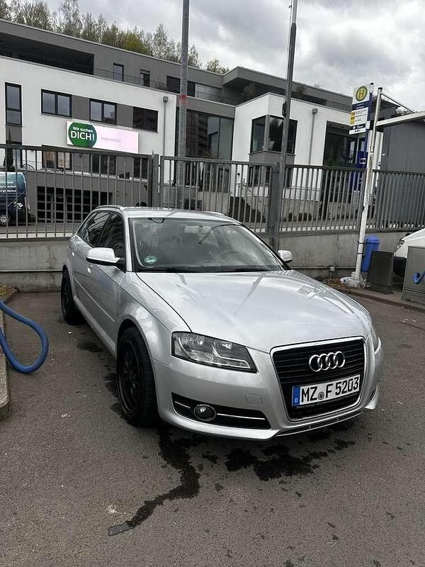 Gebraucht Audi A3 Attraction 125 PS (91 kW) 2011 Grau Kleinwagen