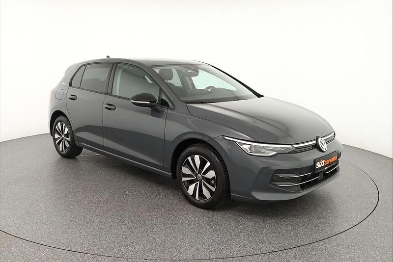 Grau Gebraucht 2025 VW Golf VIII Goal Limousine | 27.220 € (Superpreis) - Bild 1/4