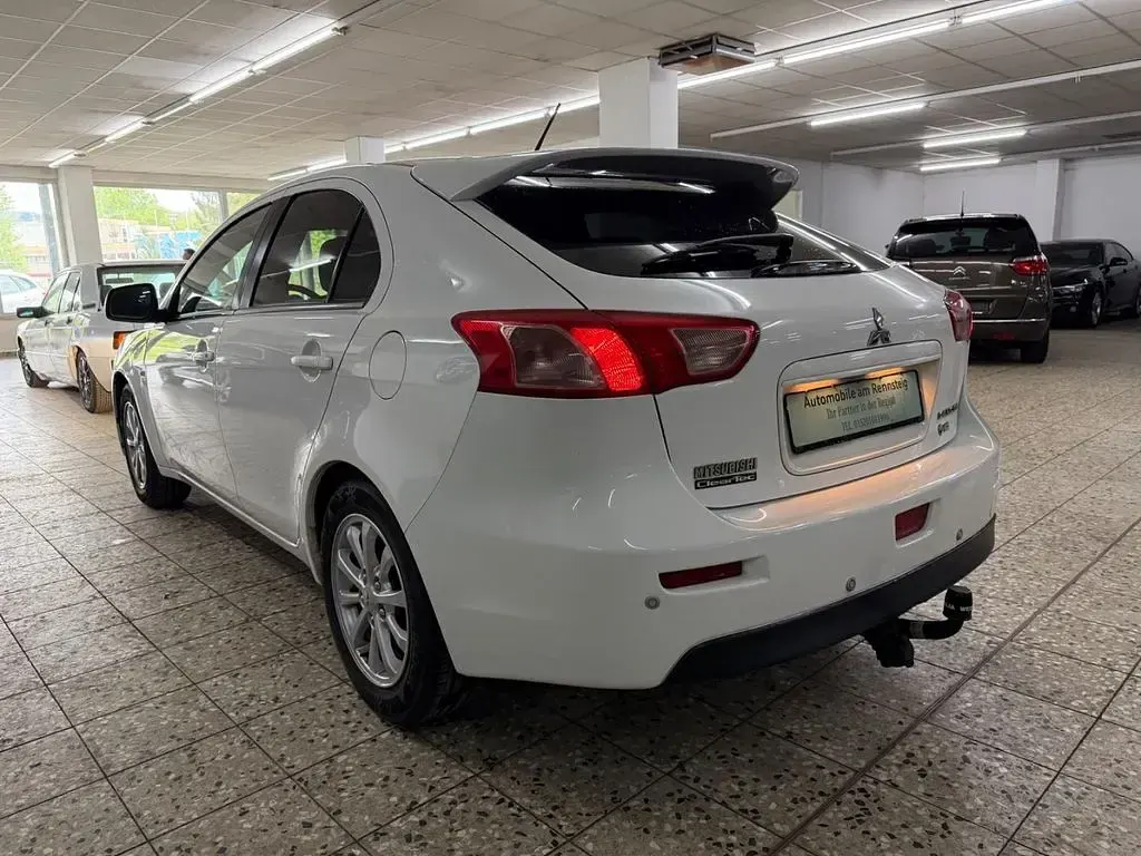 Gebraucht Mitsubishi Lancer Edition 117 PS (86 kW) 2011 Weiß Limousine