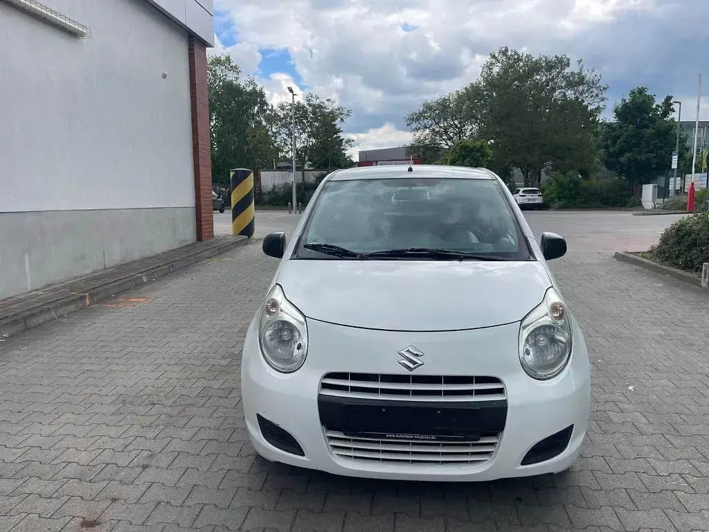 Gebraucht Suzuki Alto 68 PS (50 kW) 2011 Weiß Kleinwagen