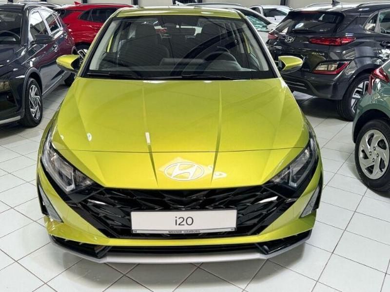 Neu Hyundai i20 Trend 101 PS (74 kW) 2025 Gelb Limousine