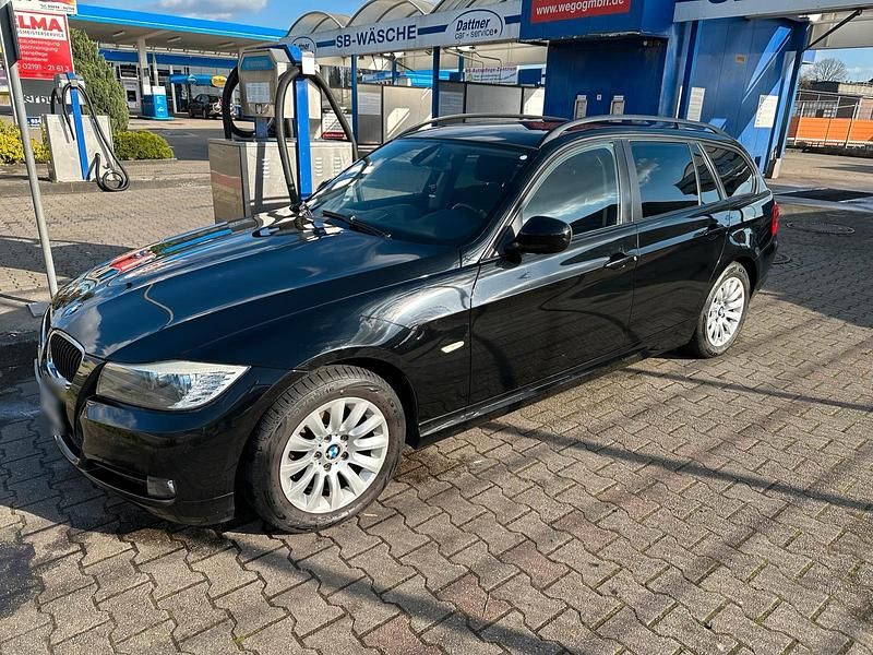 Gebraucht BMW 320 177 PS (130 kW) 2008 Schwarz Kombi