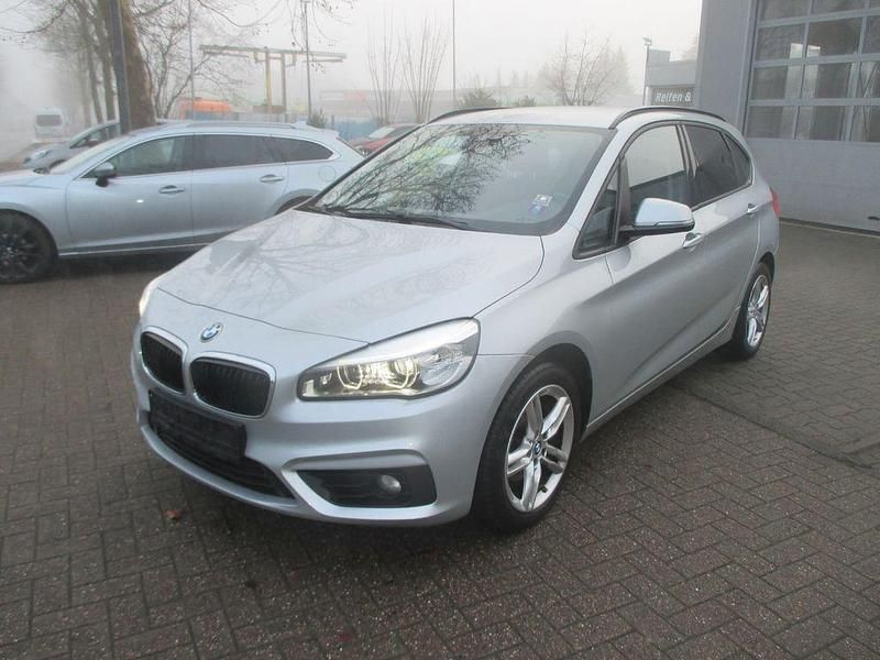 Silber Gebraucht 2017 BMW 218 Active Tourer Advantage Van / Kleinbus | 9.900 € (Guter Preis) - Bild 1/4