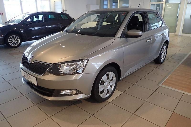 Gebraucht Skoda Fabia Ambition 95 PS (69 kW) 2018 Beige Kleinwagen