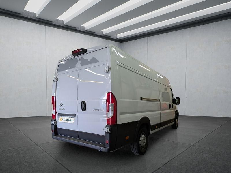 Weiß Gebraucht 2024 Citroën Jumper Van / Kleinbus | 25.899 € (Fairer Preis) - Bild 1/4