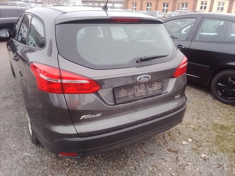 Gebraucht Ford Focus Ambiente 101 PS (74 kW) 2015 Kombi