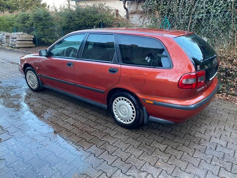 Gebraucht Volvo V40 105 PS (77 kW) 1998 Kombi