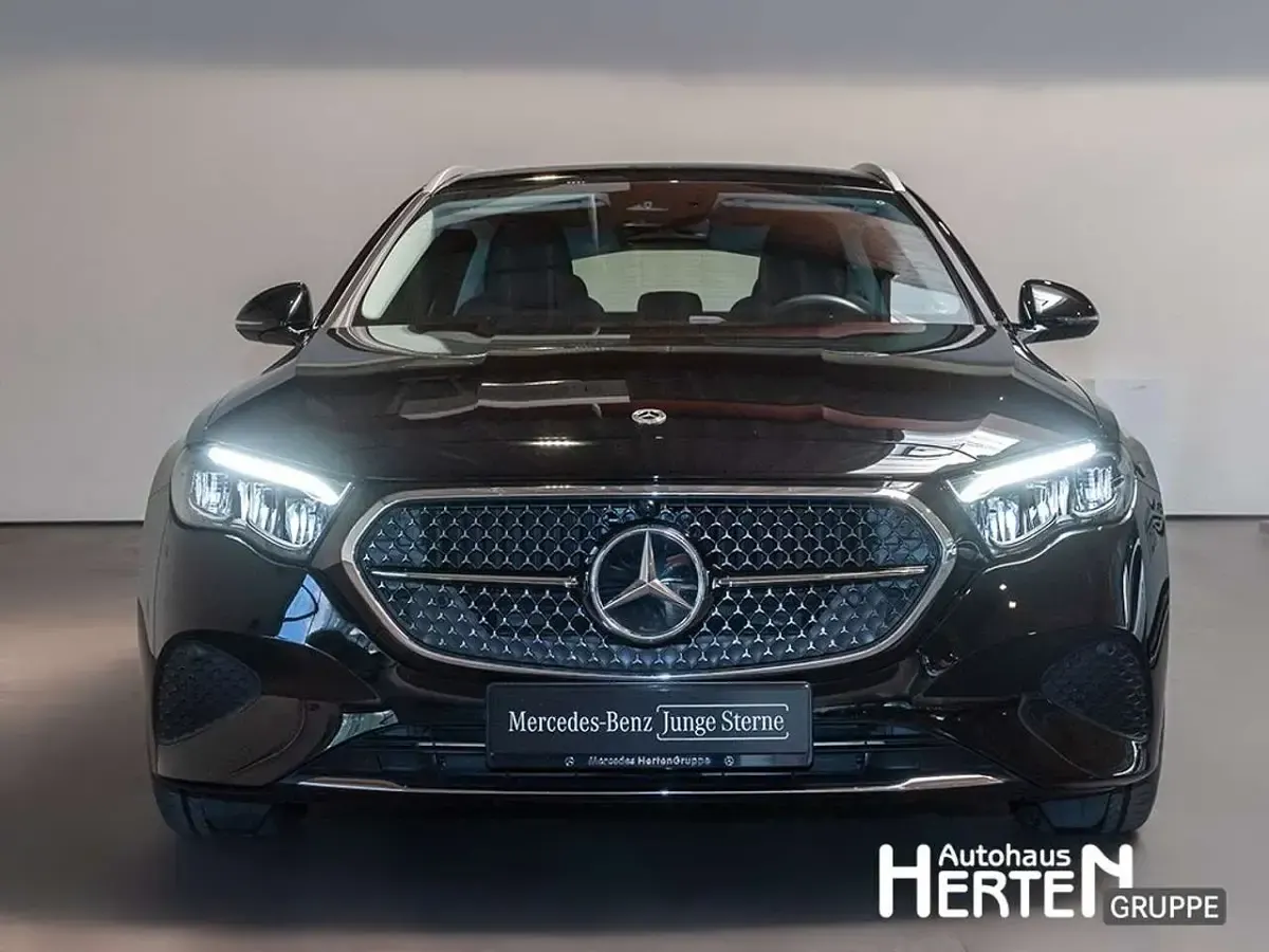 Gebraucht Mercedes E220 Avantgarde 197 PS (144 kW) 2024 Obsidianschwarz Kombi