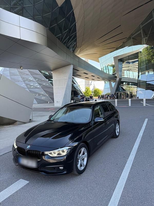 Schwarz Gebraucht 2015 BMW 320 Kombi | 10.500 € (Guter Preis) - Bild 1/4