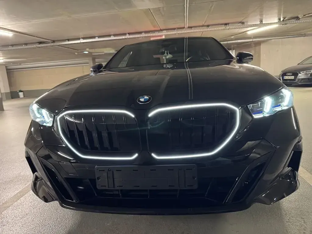 Gebraucht BMW 520 Performance 208 PS (152 kW) 2025 Schwarz Limousine