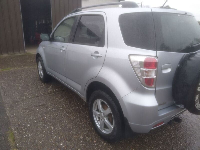 Silber Gebraucht 2011 Daihatsu Terios SUV | 7.400 € (Fairer Preis) - Bild 1/4